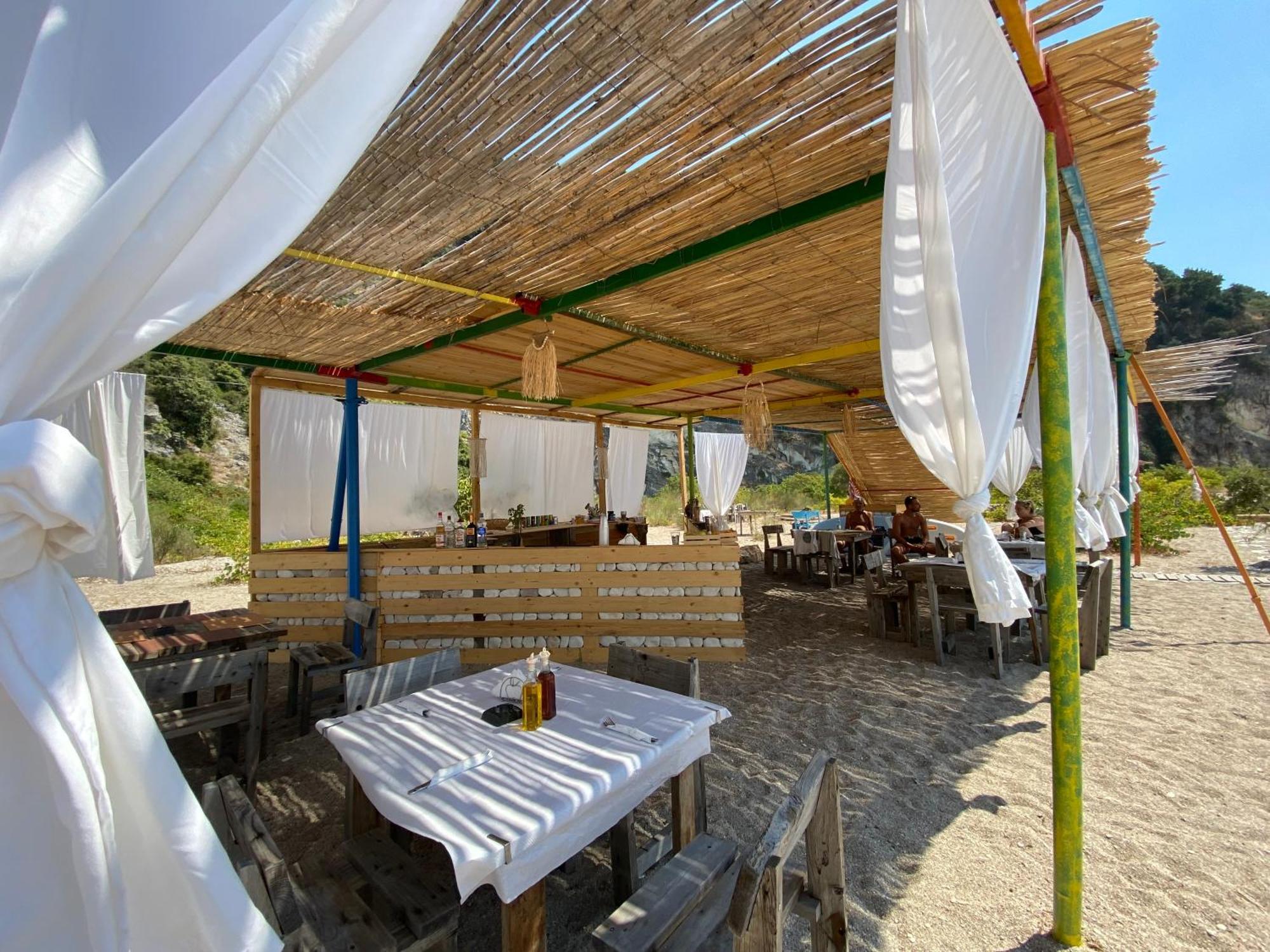 Lost Paradise Eco Camping Himarë Eksteriør billede